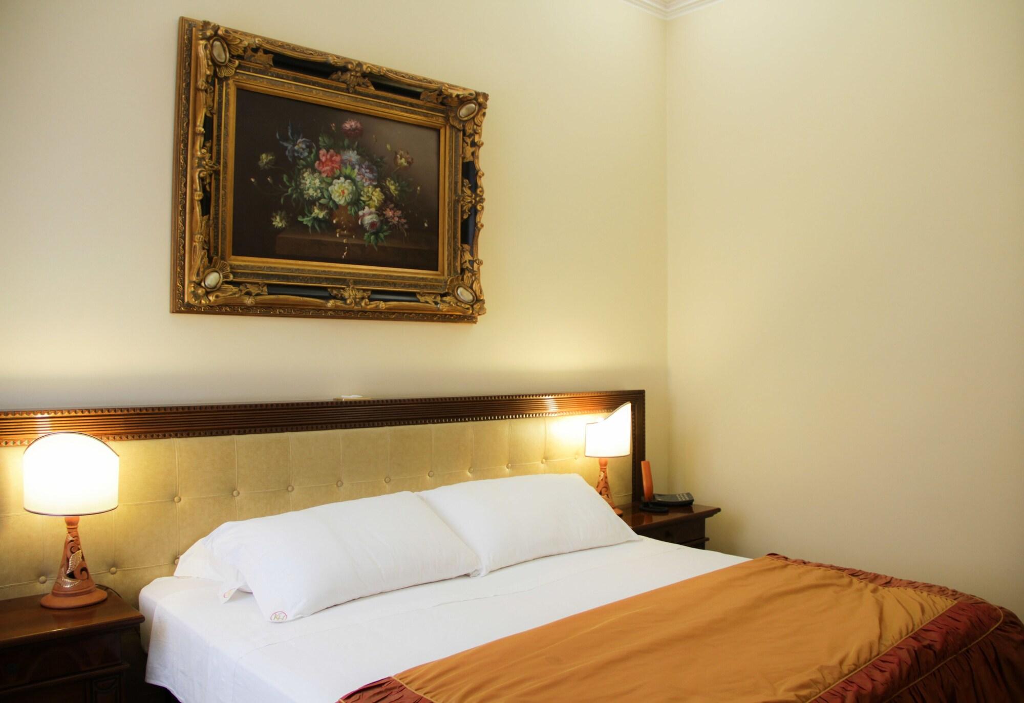Kelina Charme Hotel By Cantine Due Palme Cellino San Marco Exterior foto